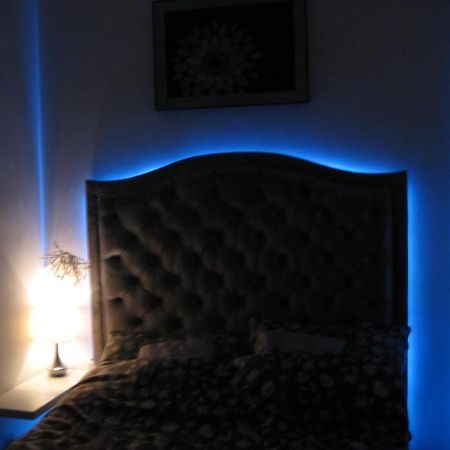 Apartament Neon กดิเนีย ภายนอก รูปภาพ