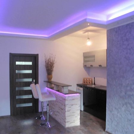 Apartament Neon กดิเนีย ห้อง รูปภาพ
