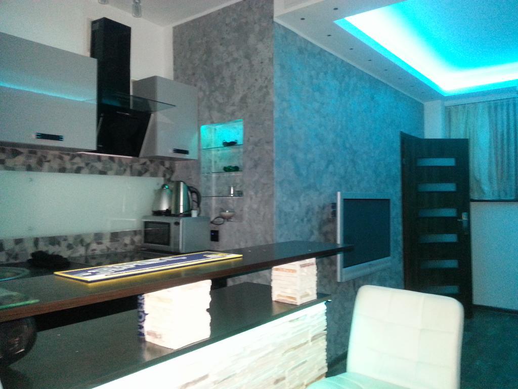 Apartament Neon กดิเนีย ห้อง รูปภาพ