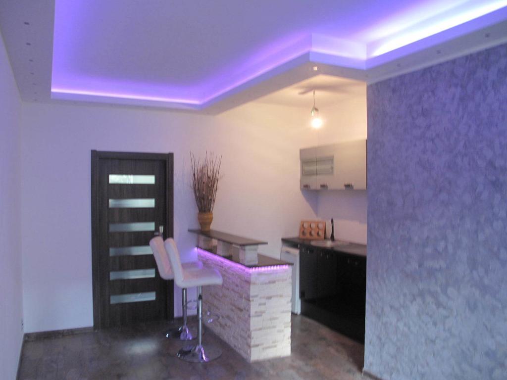 Apartament Neon กดิเนีย ห้อง รูปภาพ