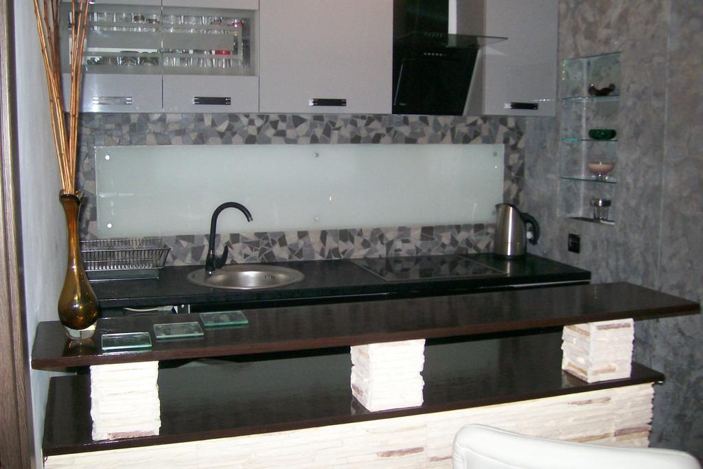 Apartament Neon กดิเนีย ห้อง รูปภาพ